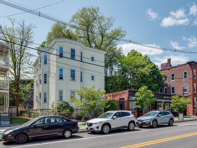 Building Photo - 354 Beacon St