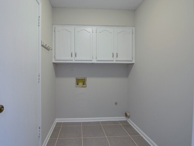 Building Photo - Renovated in Germantown Trails!