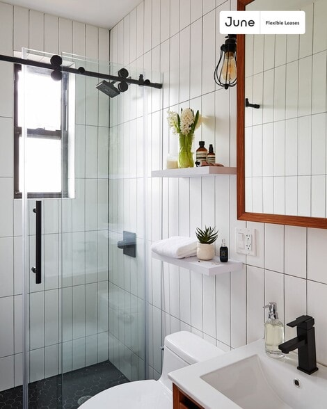 Building Photo - Modern ROOM at The Cornelia House