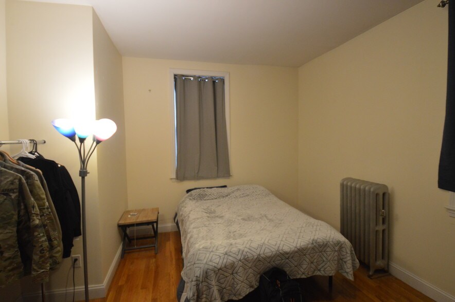 Building Photo - 66 Egmont St