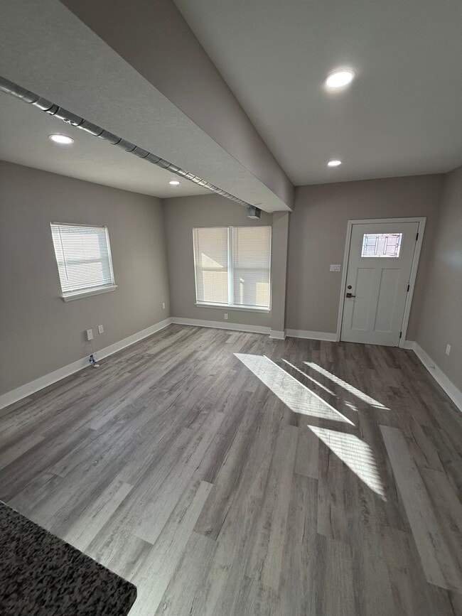 Building Photo - Beautifully Remodeled 3 Bedroom, 3 Bath Home for Rent!