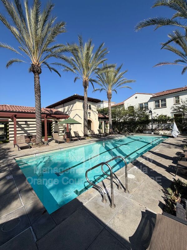 Building Photo - 208 El Paseo
