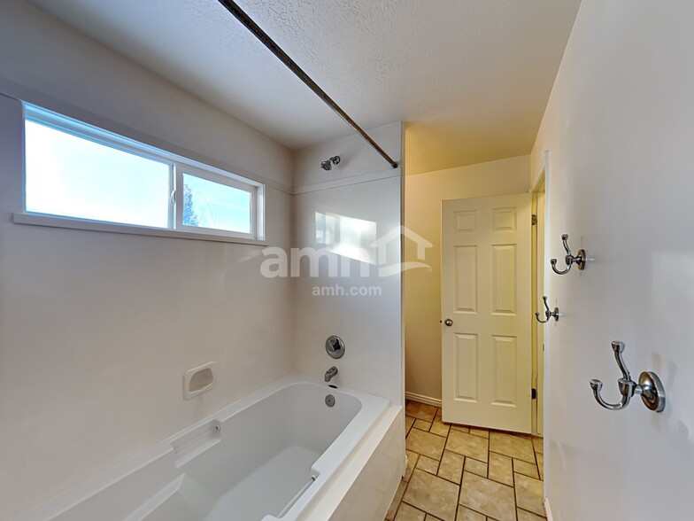 Building Photo - 52 S 1660 W