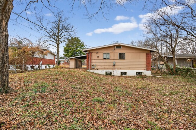 Building Photo - Updated 3-Bedroom Home with Fenced Yard in Florissant