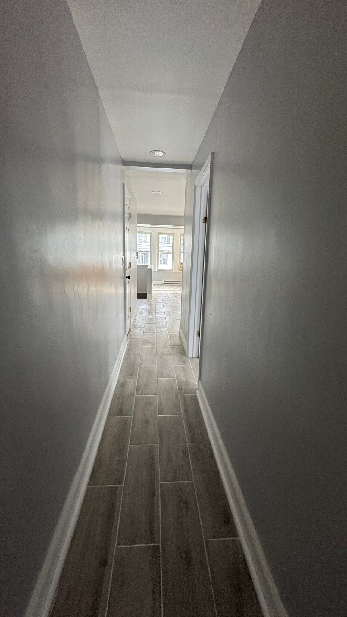 Building Photo - 137 E High St