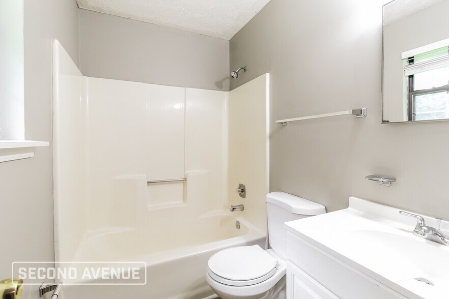Building Photo - 2237 Rocklane Dr