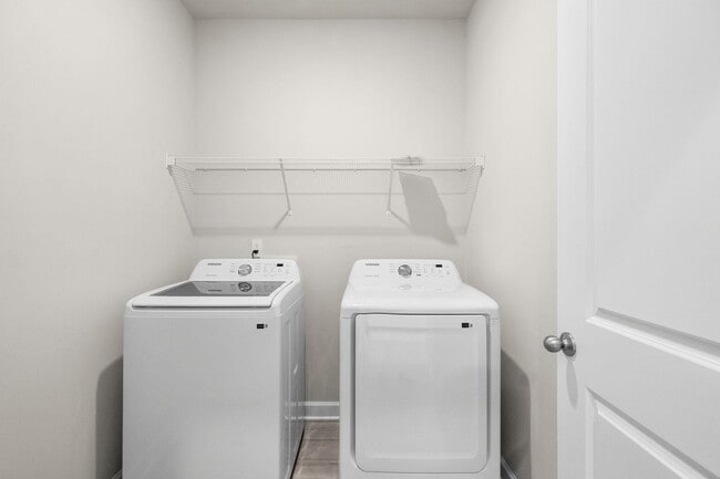 Building Photo - 2048 Copper Crk Lp