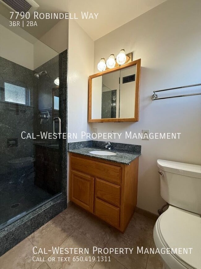 Building Photo - 7790 Robindell Way