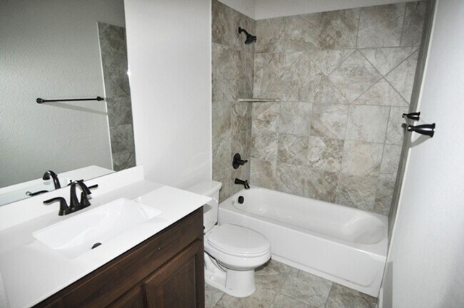 Building Photo - Fantastic 4-3-3 in Weatherford, Azle ISD!