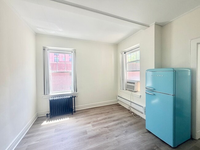 Building Photo - 508 N Tryon St