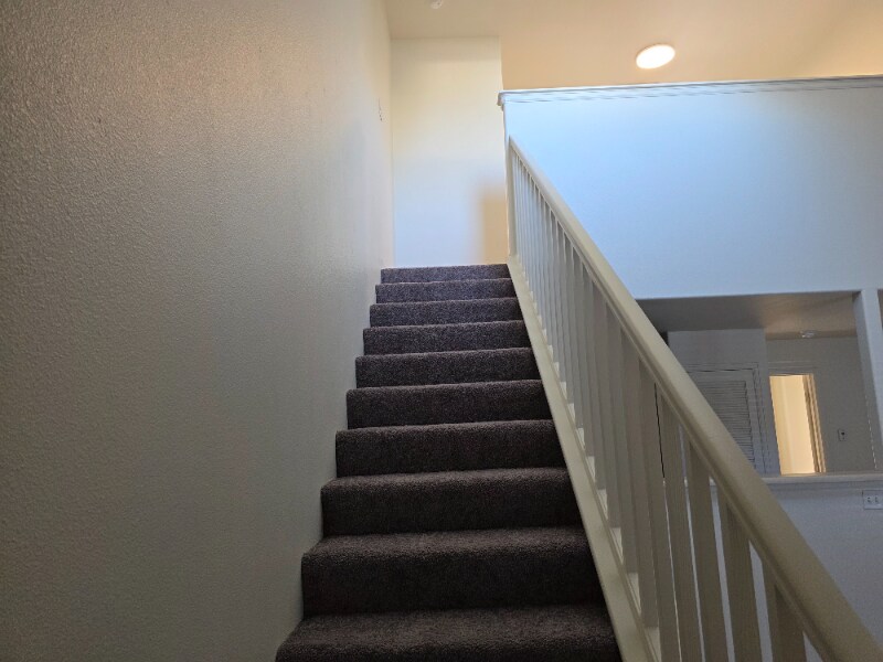 Building Photo - 391 Sunnyside Cir