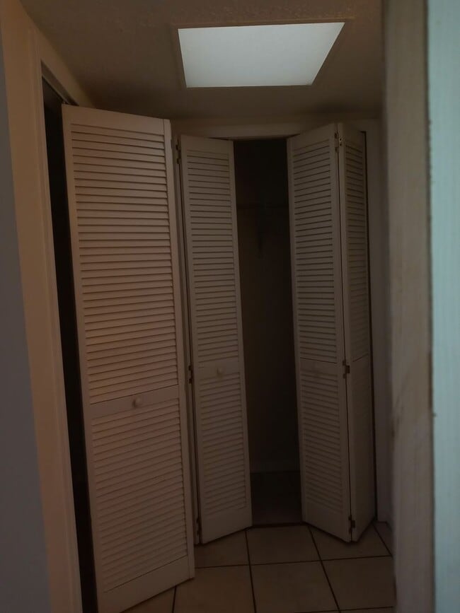 Building Photo - AFFORDABLE!!!