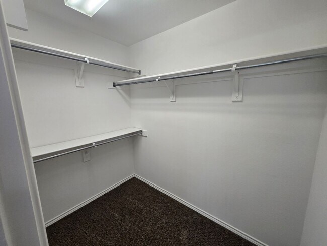 Building Photo - 6116 Thursby Ave