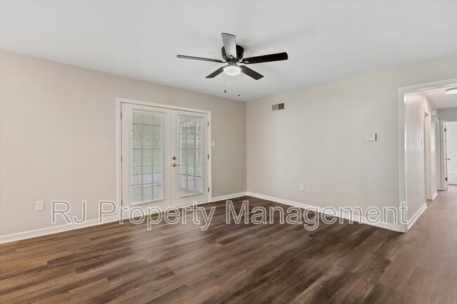 Building Photo - 5773 Redbud Cove