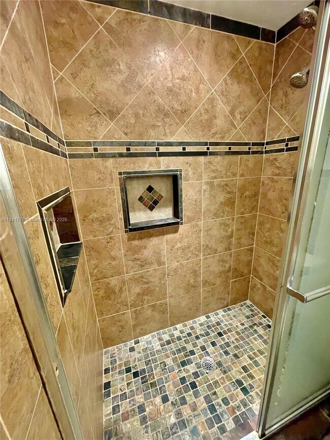 Building Photo - 4430 W Broward Blvd