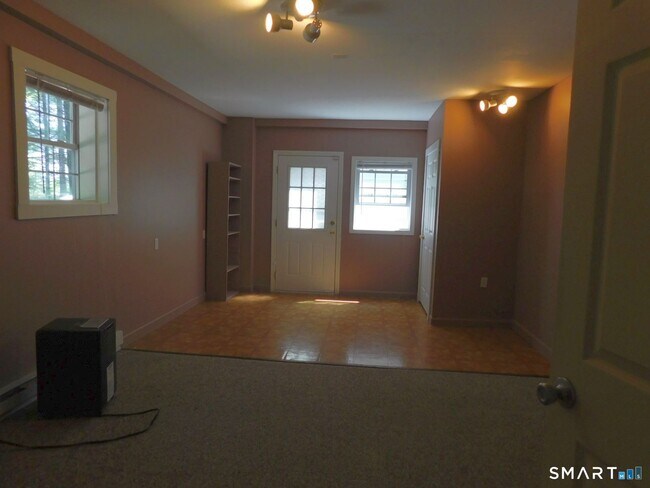 Building Photo - 60 Osga Ln