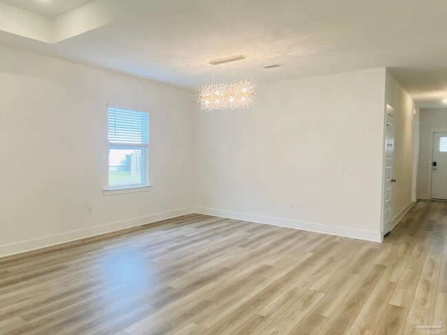 Building Photo - 874 Windhill Dr