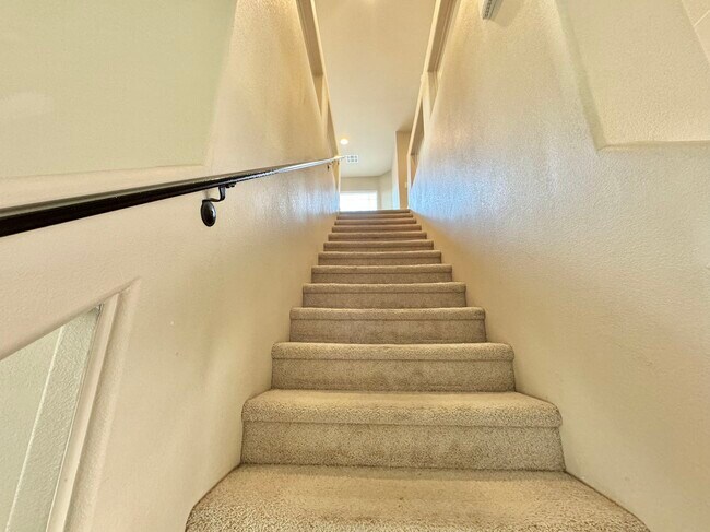 Building Photo - 8173 Crimson Creek Ct