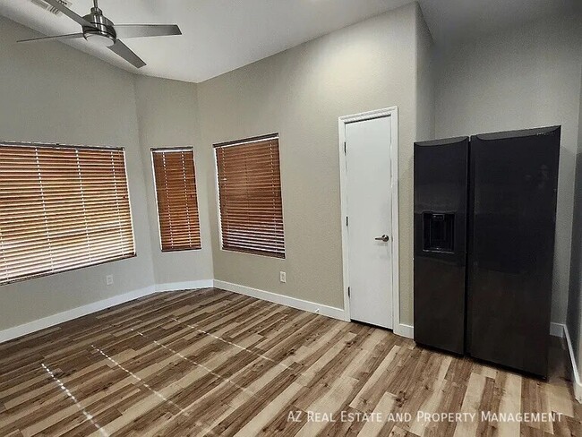 Building Photo - 8642 W Echo Ln