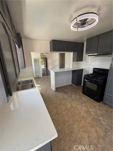 Building Photo - 646 W Belmont St