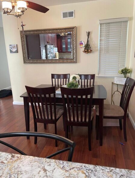 Eating area - 2336 Aram Ave