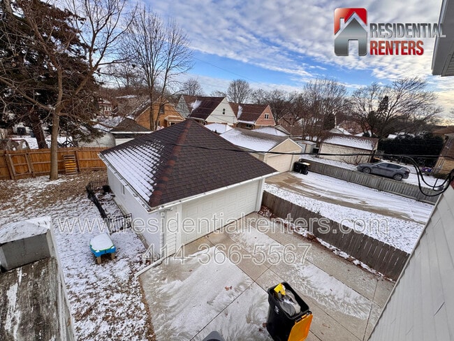 Building Photo - 2618 N 72nd St