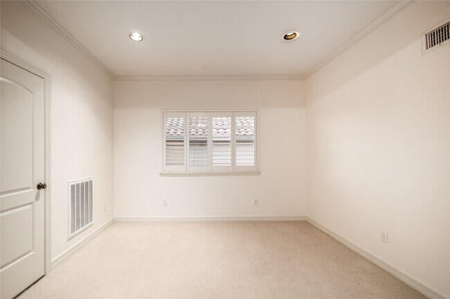 Building Photo - 4222 Stonebrook Ln