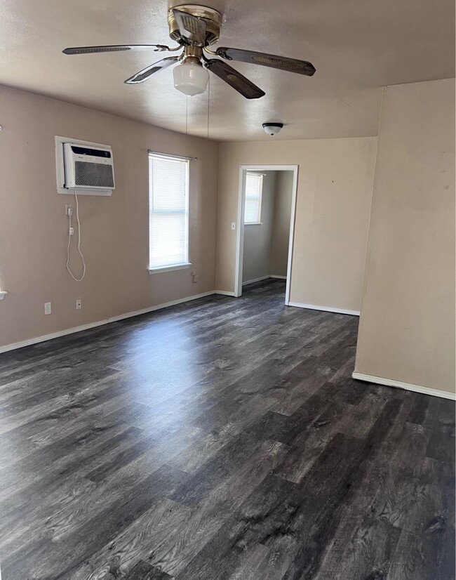 Building Photo - 101 SW 8th St