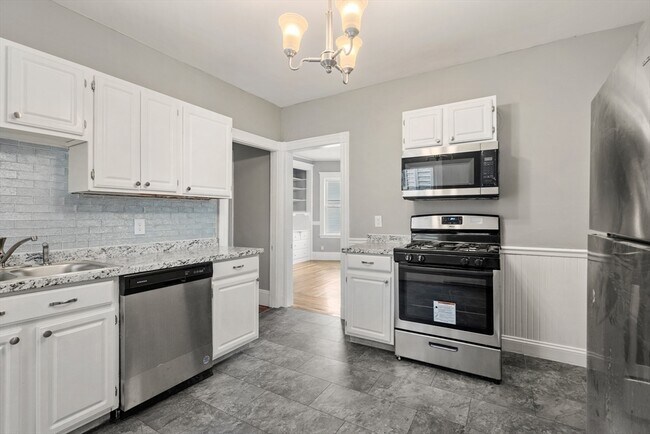 Primary Photo - 36 Bellevue St