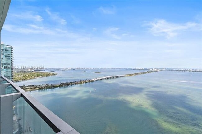 Building Photo - 2900 NE 7th Ave