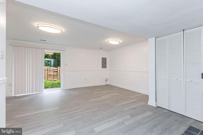 Building Photo - 14849 Ensor Ct