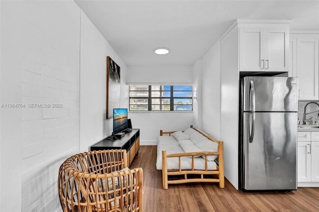 Building Photo - 4144 El Mar Dr