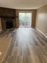Building Photo - 940 S Walden Way