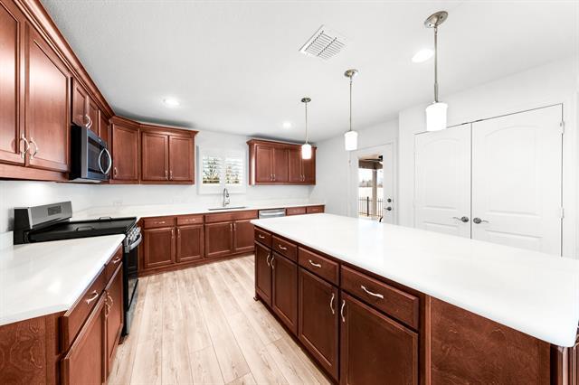 Building Photo - 101 Long Pines Dr