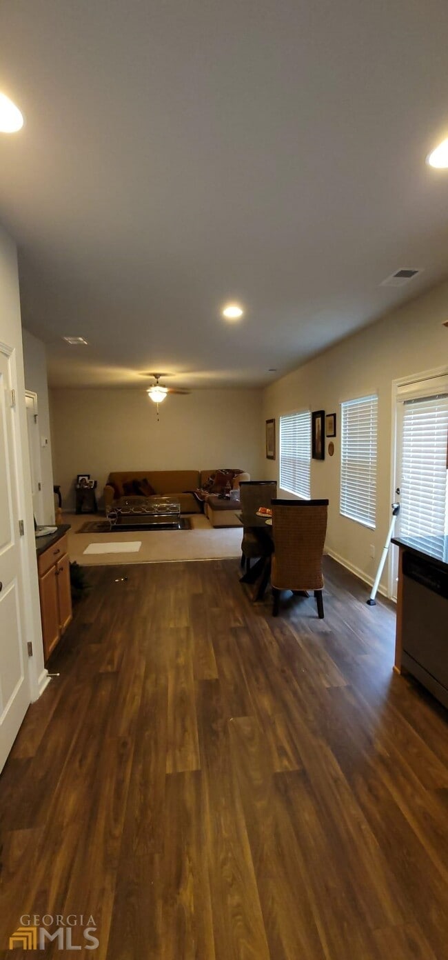 Building Photo - 3433 Cascade Parc Blvd SW