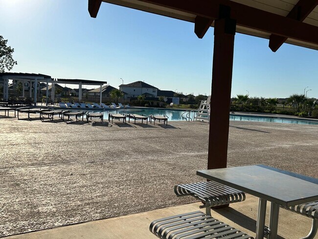 Building Photo - 17630 Chisel Plow Dr