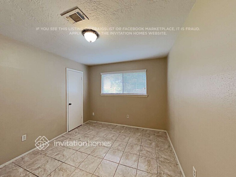 Building Photo - 22610 Meadowgate Dr