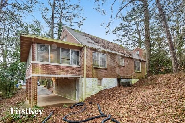 Building Photo - 1655 Altadena Pl SW