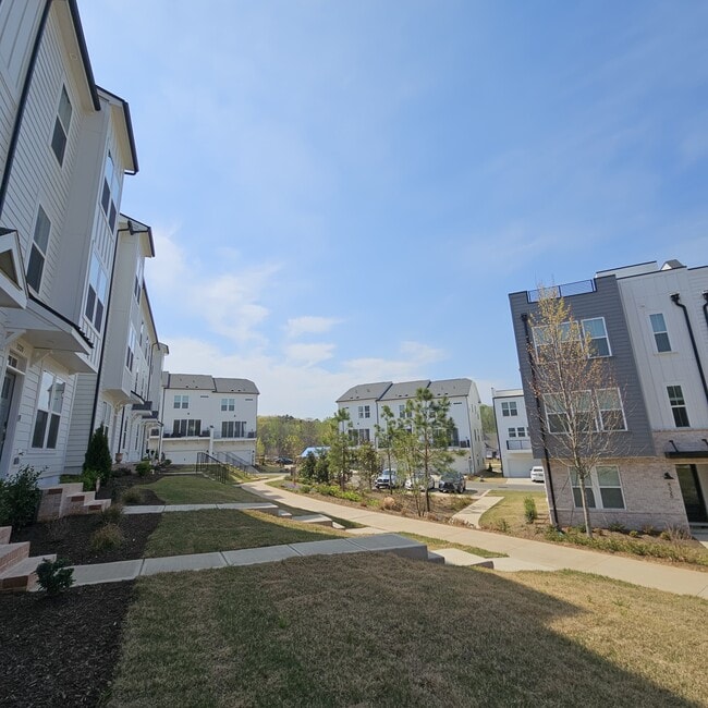 Building Photo - 3212 Drift St