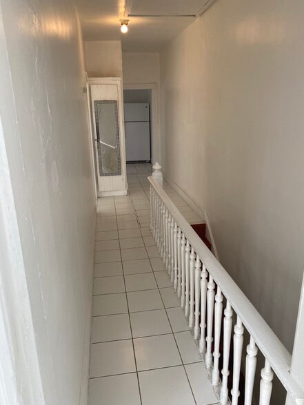 Building Photo - 121 Highland Ave