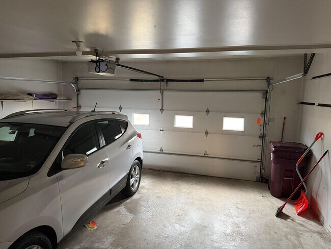 Building Photo - 229 Shea Dr