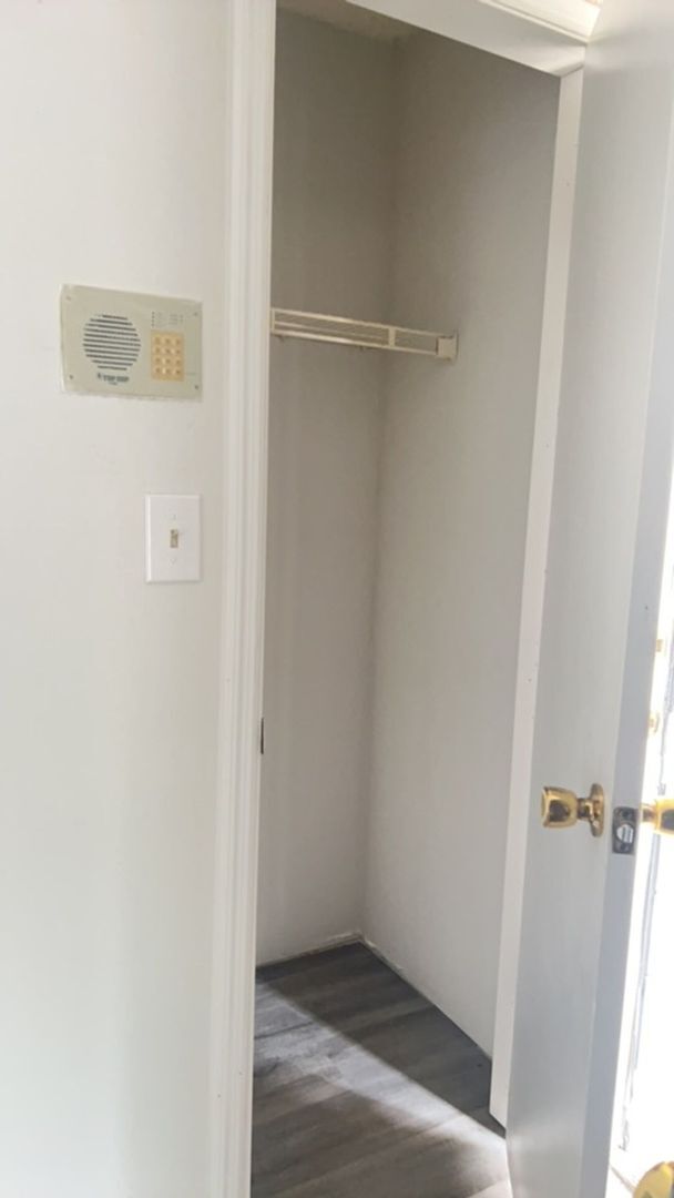 Building Photo - For Rent: 1 Bedroom, 1 Bath in a gated com...
