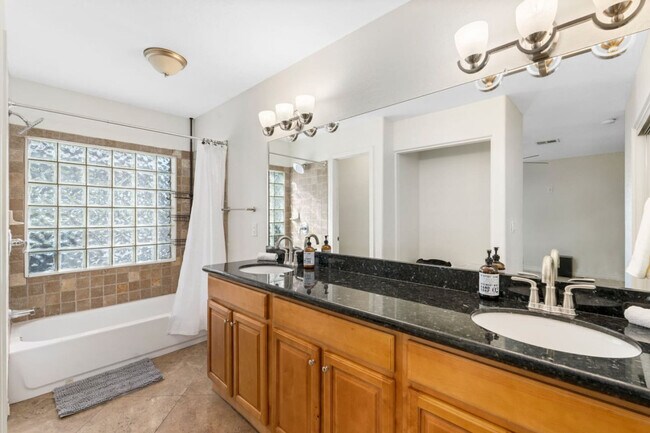 Building Photo - 14615 N 22nd Ln