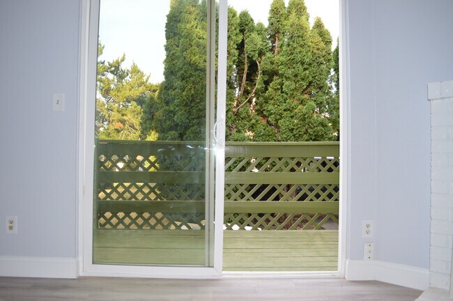Building Photo - 12455 SW Gingham Ln