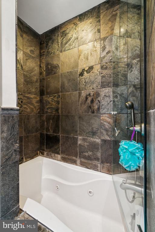 Building Photo - 220 W Rittenhouse Square