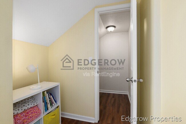 Building Photo - 1640 Wendler Ave SW