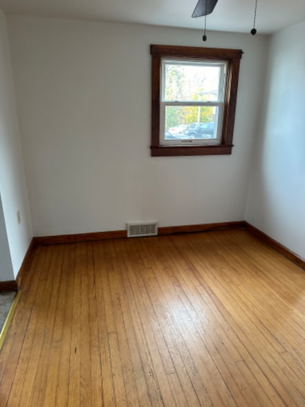 Building Photo - 745 Naylor Ave