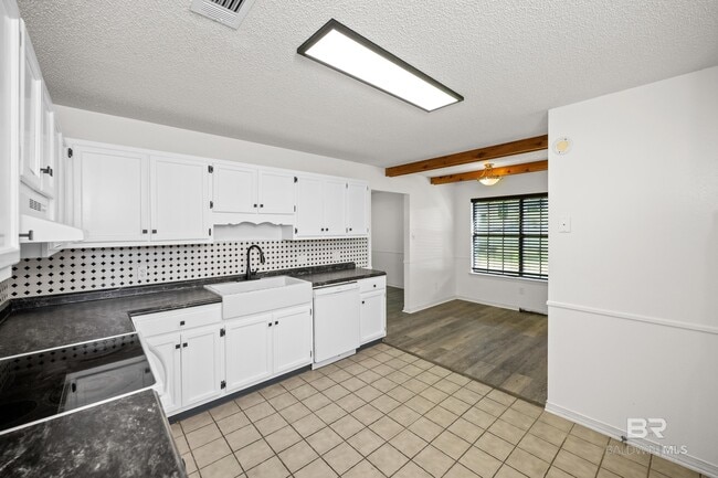 Building Photo - 2776 Santa Rosa Cir