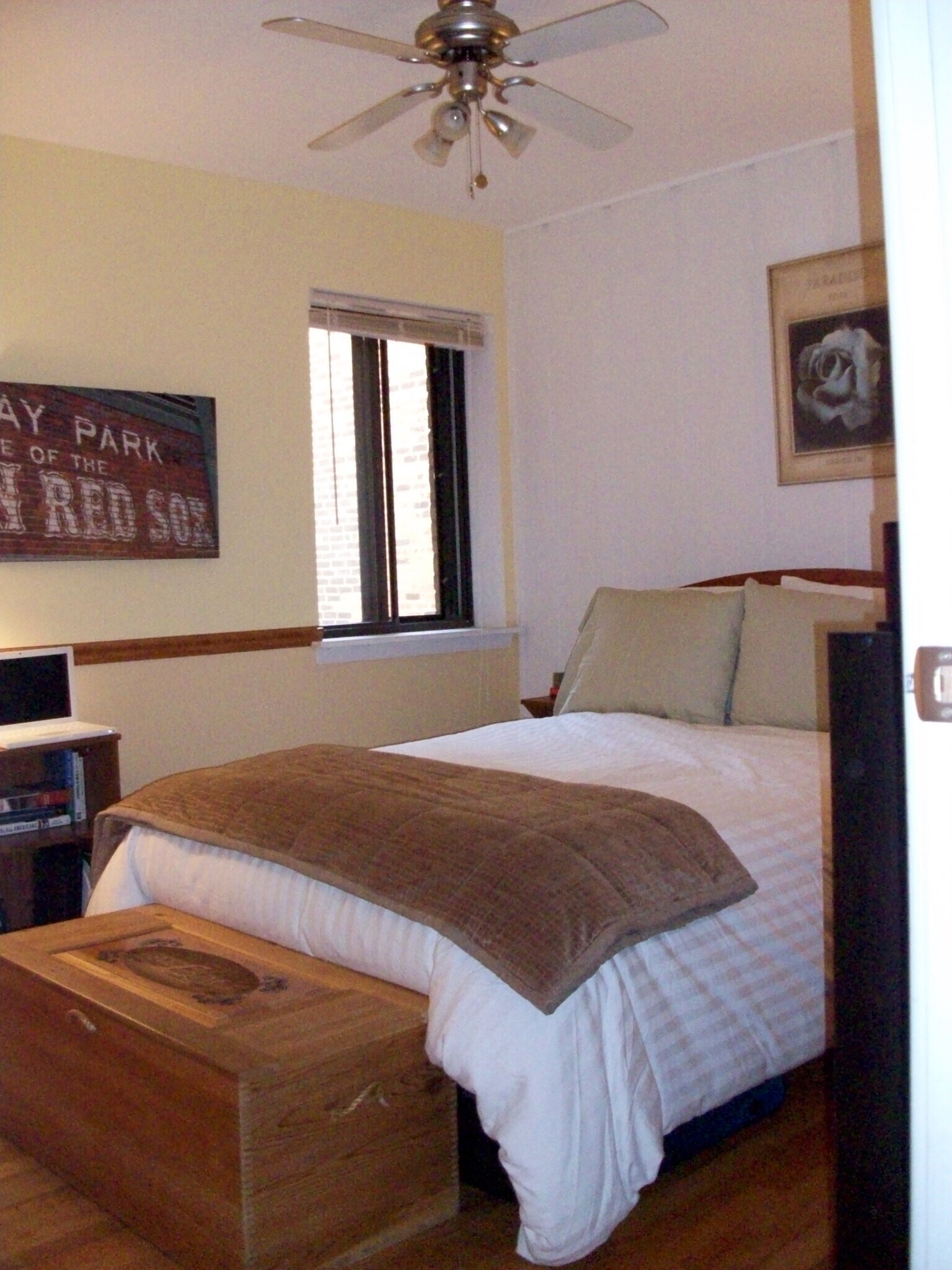 BEDROOM NUMBER 2 - 832 W Oakdale Ave