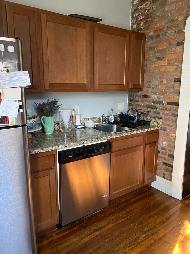 Primary Photo - 425 W 3rd Ave